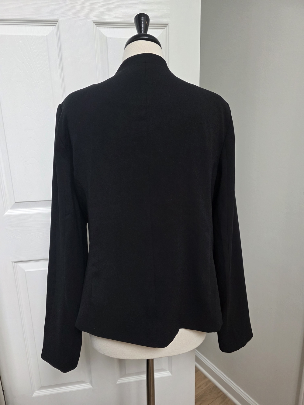 LOFT Black Open-Front Collarless Blazer - Picture 3 of 9